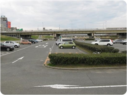 4公園進入車止め